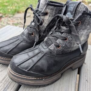 Roxy Alpine Black and Gray Winter Boots